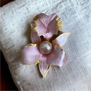 Vintage Gold Tone Cerrito signed Pearlescent Pink Iris Flower Brooch Pendant Pin